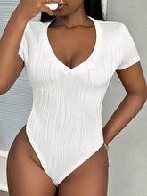 New Casual Basic V-Neck Short-Sleeved Slim-Fitting Wavy Knitted White Fabric Bodysuit For Women